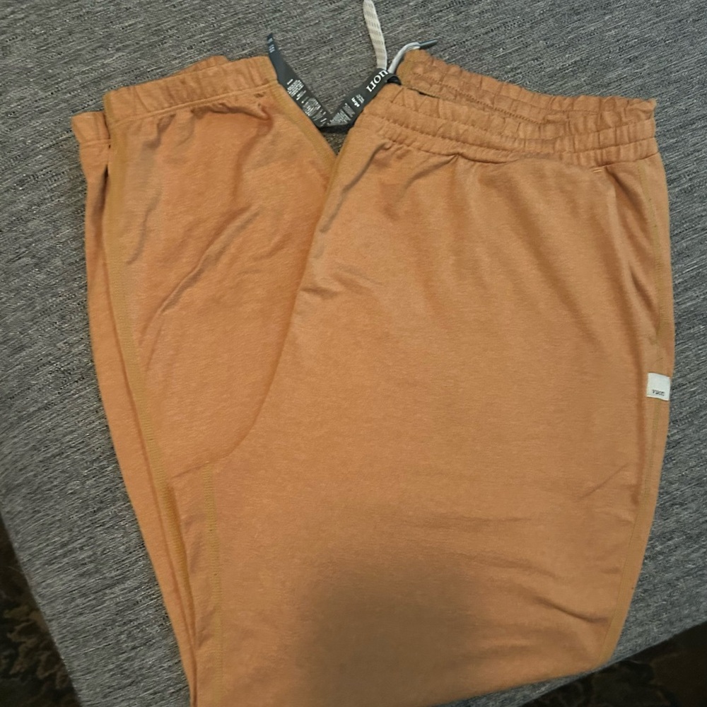 Vuori Women's Cozy Track Joggers - Rust